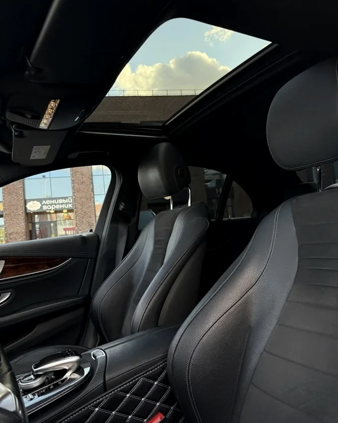 Люк в крыше Mercedes E 400